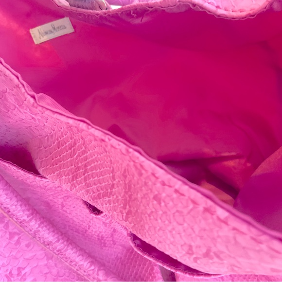 Fun hot pink totes Neiman Marcus/clinique NWOT - Picture 3 of 3